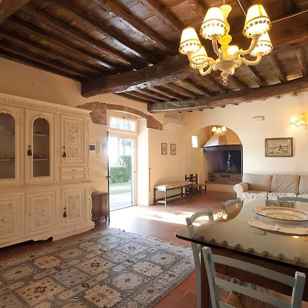 Antinori Whith Pool And Garden Villa *